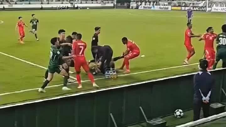 Violence Erupts in AFC Champions League Match Between Beijing Guoan and Cong An Ha Noi