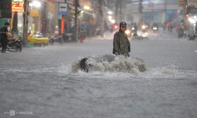 Ho Chi Minh City Proposes Multi-Million Dollar Underground Flood Reservoir Under Football Field