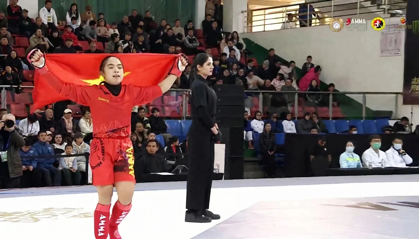 Former Kindergarten Teacher Lo Thi Phung Claims Gold at Asian MMA Championships