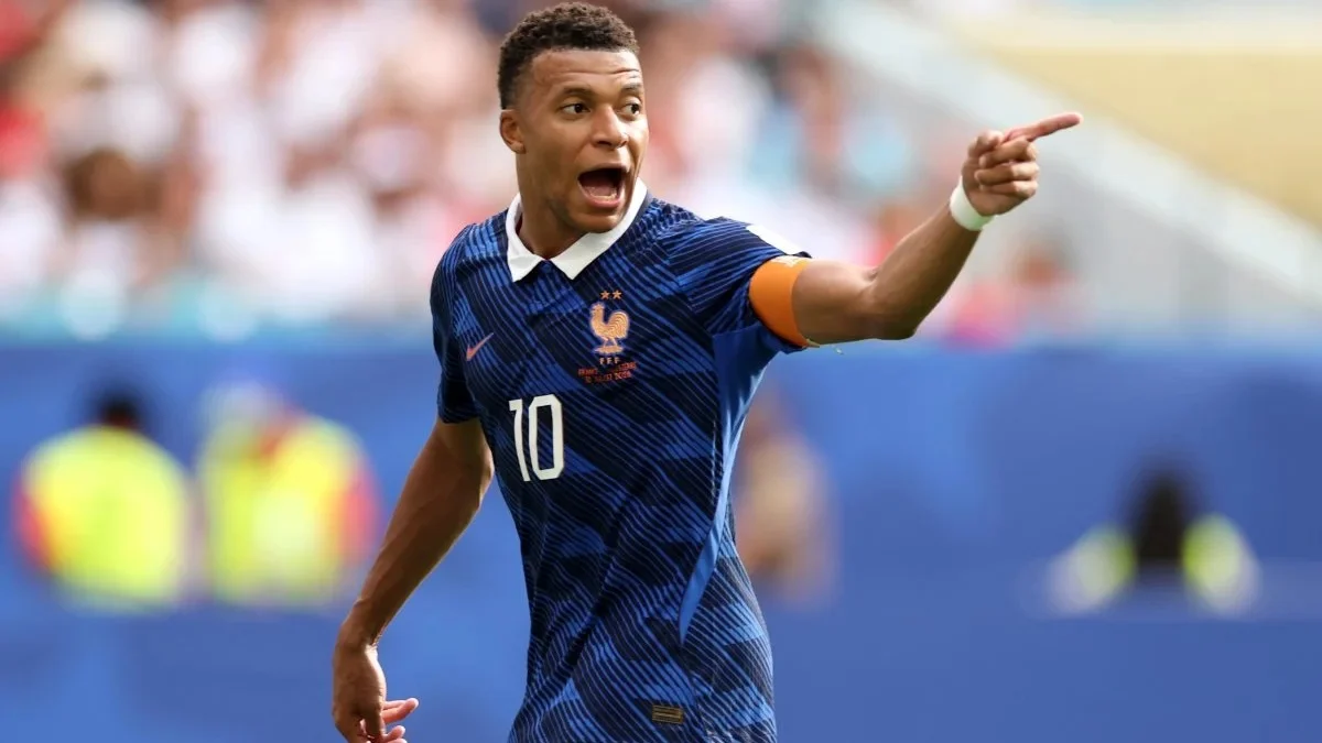 Kylian Mbappé Sidelined by Flu, Misses Key French National Team Training Under New Coach Zidane